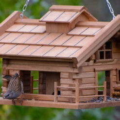 Vogelfutterhaus 'Almhütte 2.0', Braun, Holz 11 Vogelfutterhaus 'Almhütte 2.0', Braun, Holz -LECHUZA || Elho Verkaufsgeschäft 0910101449 Vogelfutterhaus Almhuette 4 96586