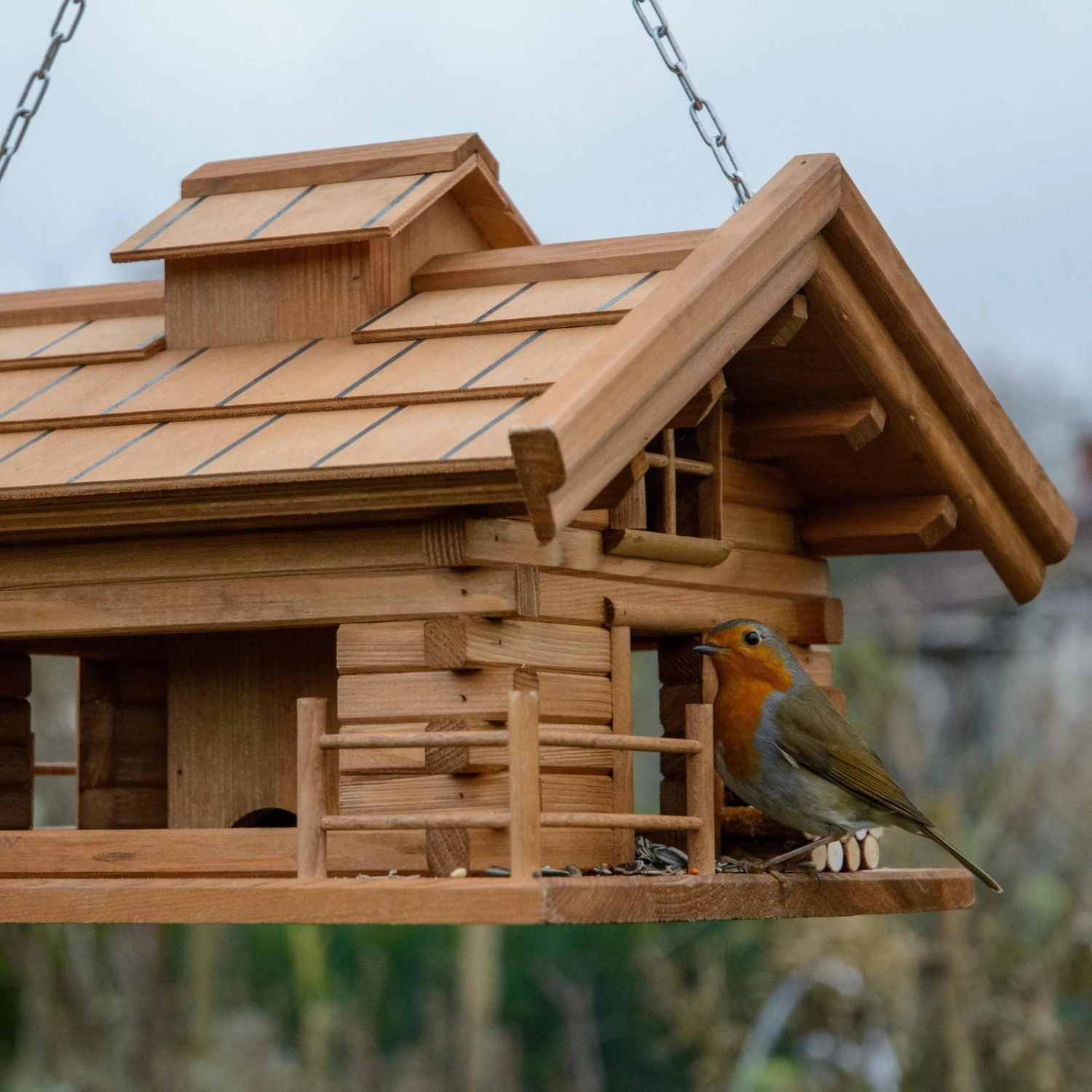 Vogelfutterhaus 'Almhütte 2.0', Braun, Holz 9 Vogelfutterhaus 'Almhütte 2.0', Braun, Holz – Bild 7